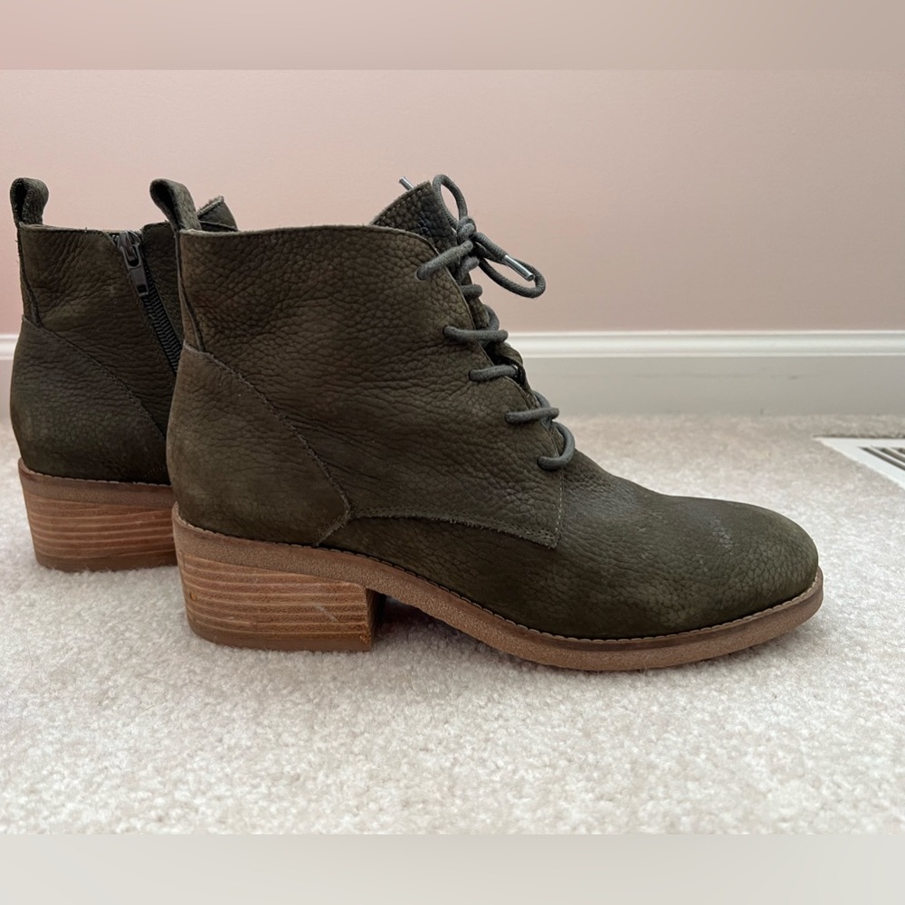 Lucky Brand Tamela Women's 100% Leather Upper LaceUp Ankle Boots Size 8 M Olive